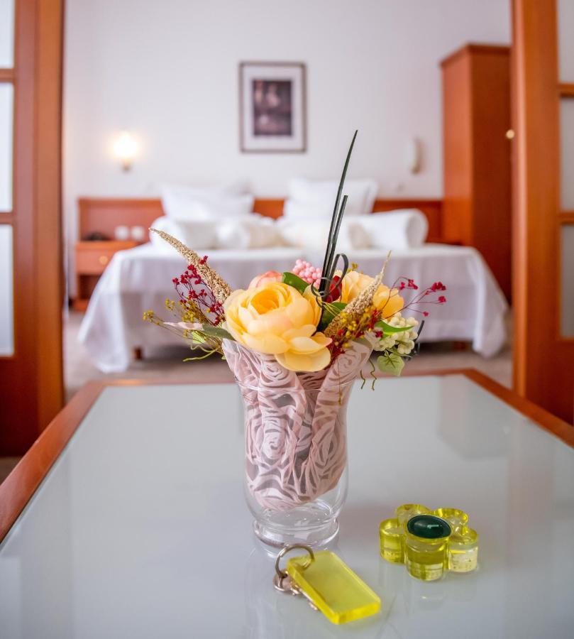 Hotel Integra Добой Экстерьер фото