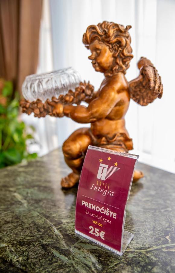 Hotel Integra Добой Экстерьер фото