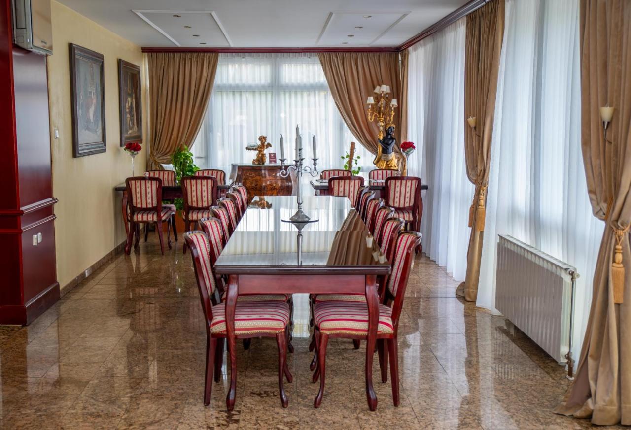 Hotel Integra Добой Экстерьер фото